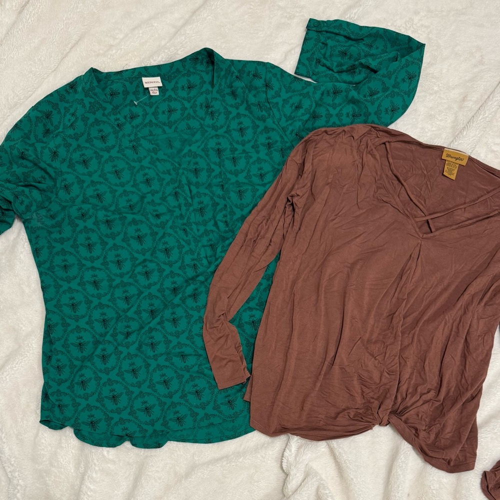 Women's Wrangler & Merona Green Patterned Top